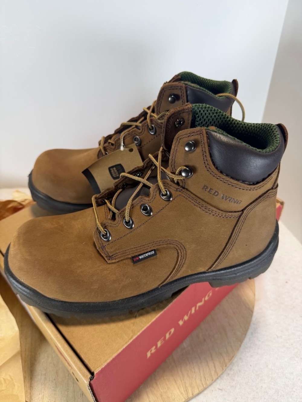 Red Wing King Toe 2240 Mens 9.5 D Waterproof Non Metallic Safety Toe Boots NIB